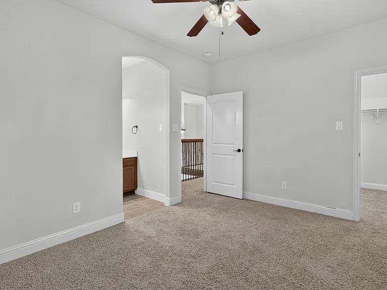 4635 Saginaw Ct — Photo 24