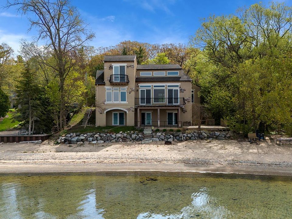 1st image of 6499 Peninsula Dr
