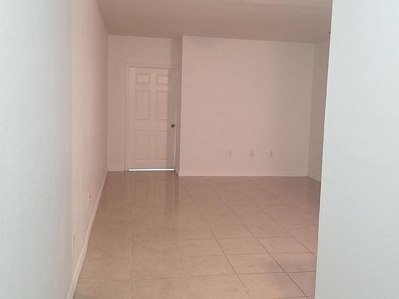4th image of 1945 Calais Dr APT 5