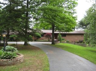 555 Karel Park Rd, Eldorado, IL 62930