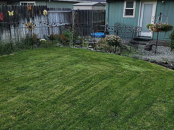 4th image of 475 Westminster Dr