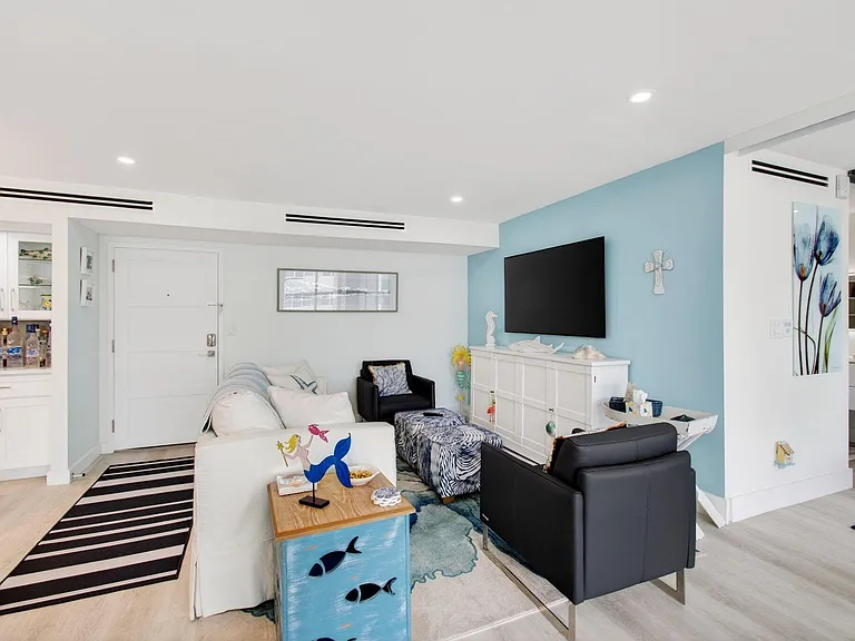 1236 Hillsboro Mile Bch #406 — Photo 18