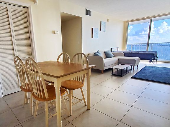 3rd image of 1200 Brickell Bay Dr APT 2803