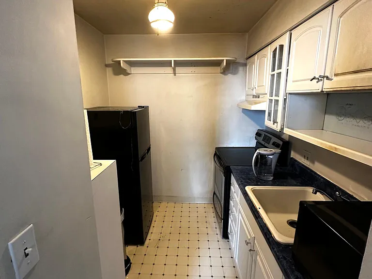 1 E Chase St #511 — Photo 8