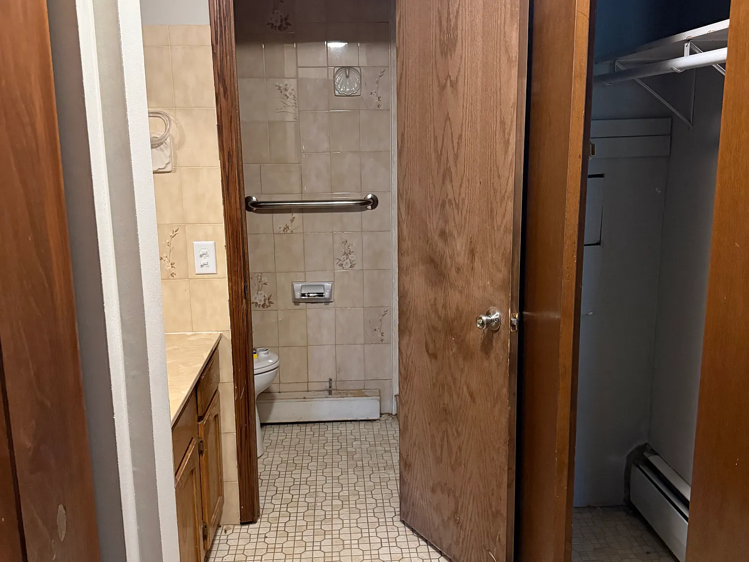 2 bed, 835 sqft, $1,300 — Photo 4