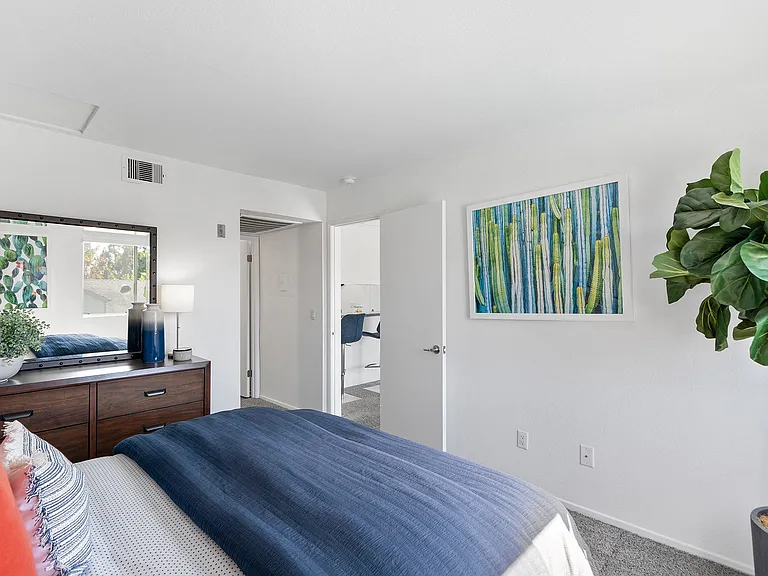 Hampton Pointe — Photo 12