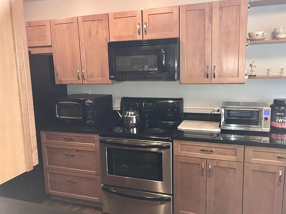 4th image of 4900 Foster St APT 112