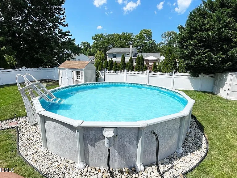 1117 Darlene Ave — Photo 12
