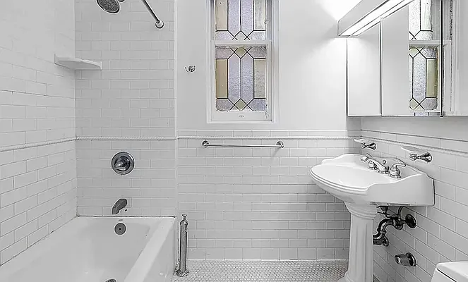 Rented by CitySites Real Estate Group | media 6