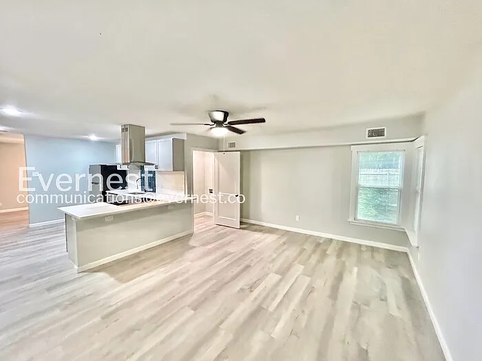4328 Waits Ave — Photo 5