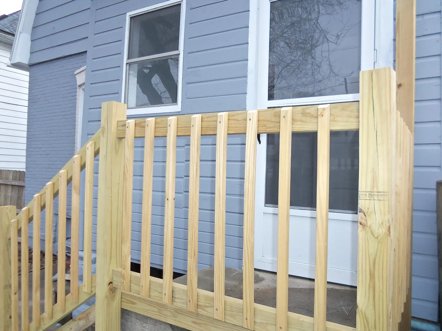 3 bed, 1.5 bath, 1388 sqft, $1,100 — Photo 2