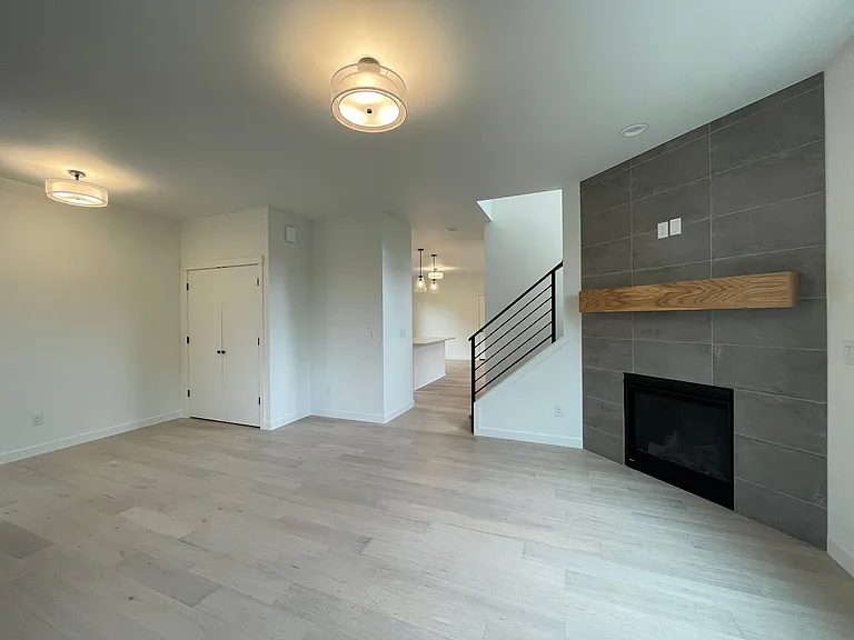 8191 N Haven Ave — Photo 9