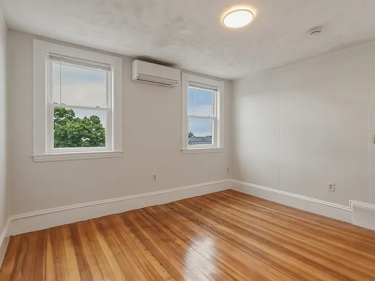 14 Magnolia Sq #3 — Photo 15
