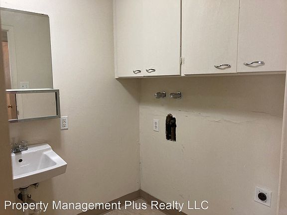 3rd image of 1221 Francis St APT 6