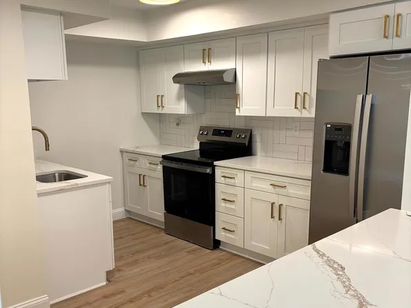 115 E Kings Hwy Unit 211, Maple Shade, NJ 08052