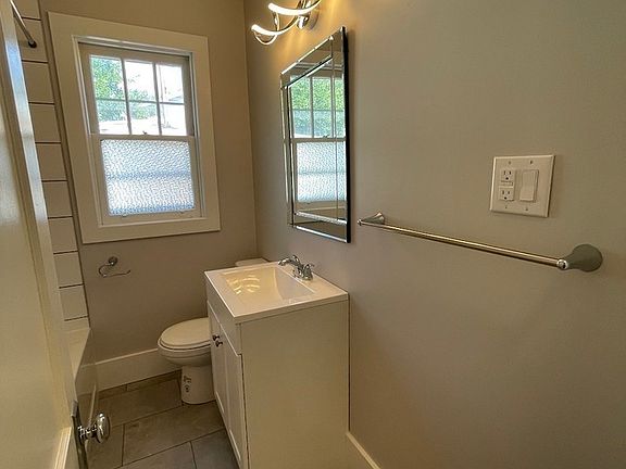 5th image of 1525-1527 Central Ave #1525