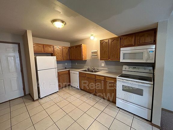 3rd image of 1505 W Frosty Dr APT 3