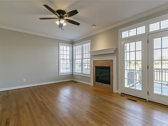 3rd image of 2107 Stanchion St