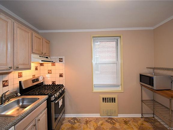 5th image of 1304 Midland Ave APT A33
