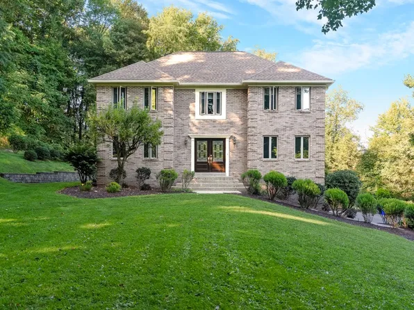 220 Glade Mills Rd, Valencia, PA 16059