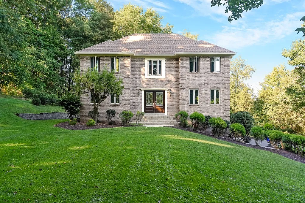 220 Glade Mills Rd photo 1