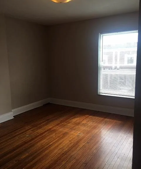 2458 N High St #8 — Photo 13