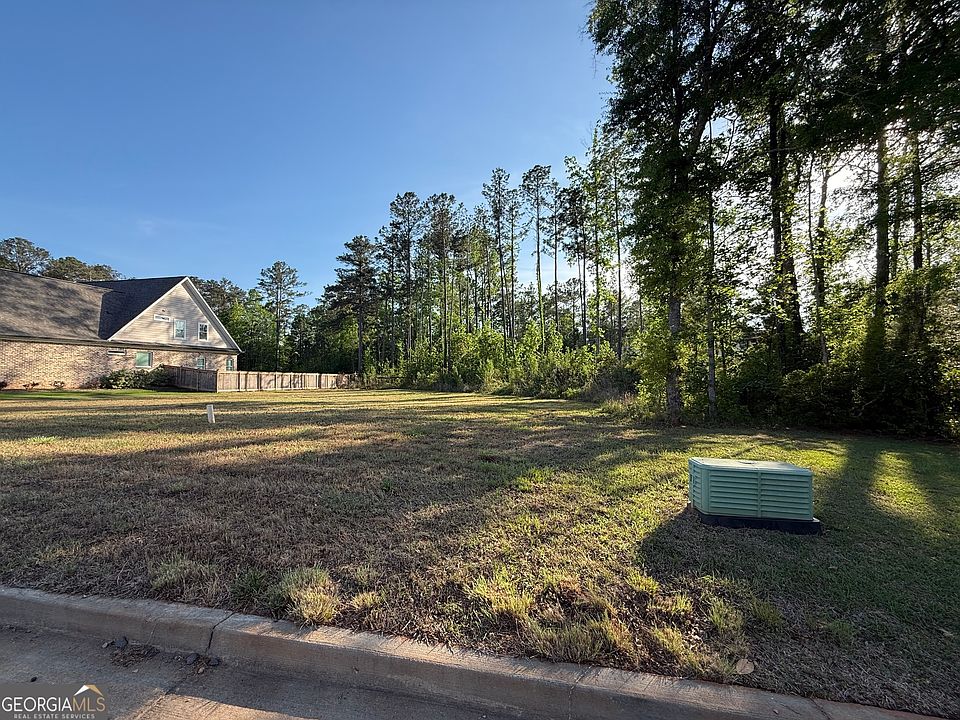 2nd image of 101 Camden Trce