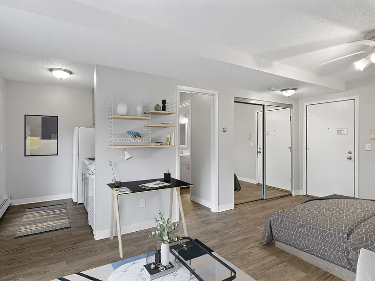 Windsor South Apartments — Photo 37