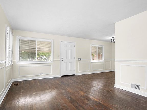 5th image of 826 Westchester Blvd