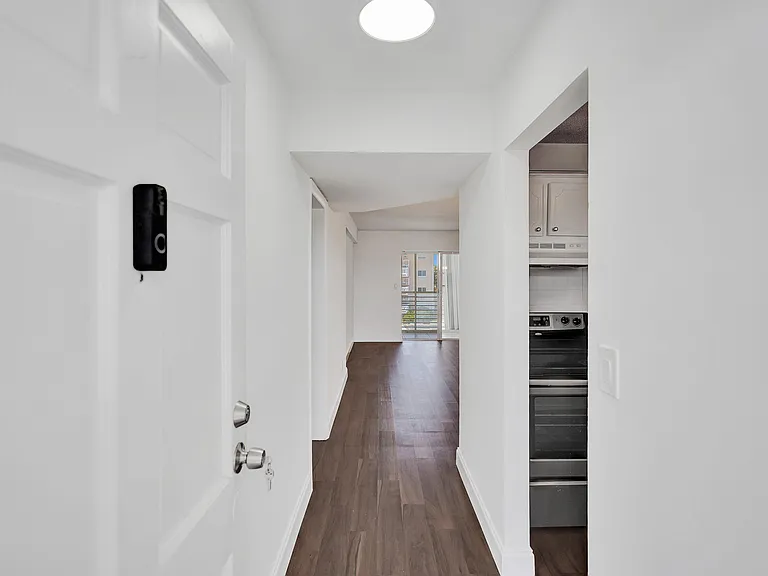 2640 Garden Dr S #301 — Photo 5