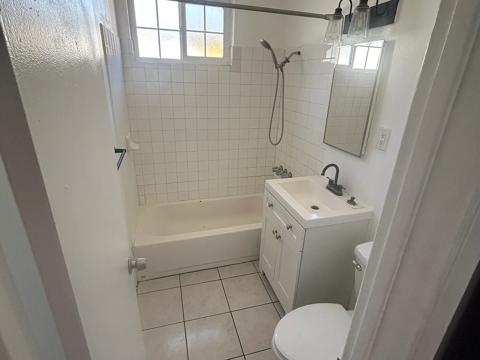 2 bed, 1004 sqft, $2,500 — Photo 4