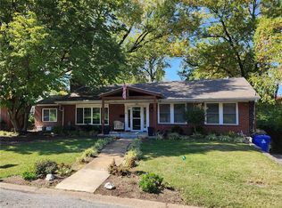 1119 W Parkedge Ln, Saint Louis, MO 63130