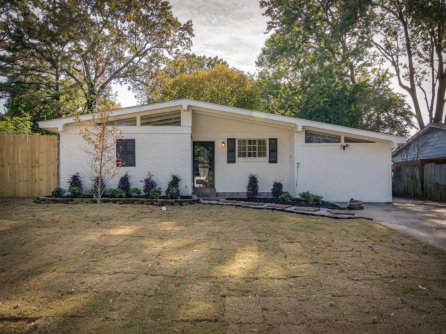Beautifully Renovated 3BR/2B Home in Great Location!! — Photo 1