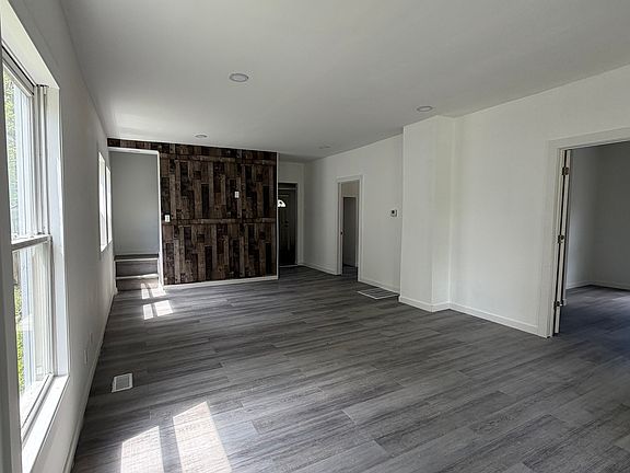 4th image of 420 N Linwood Ave