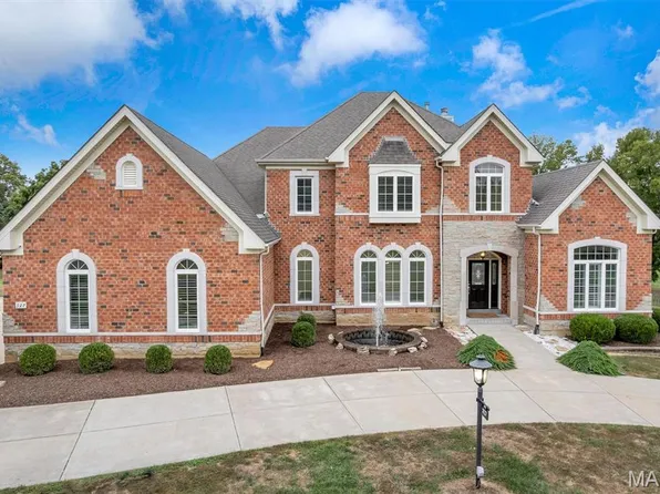 327 Chasselle Ln, Saint Louis, MO 63141