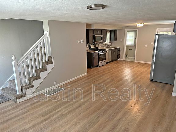 2nd image of 2644 Rockford Ave