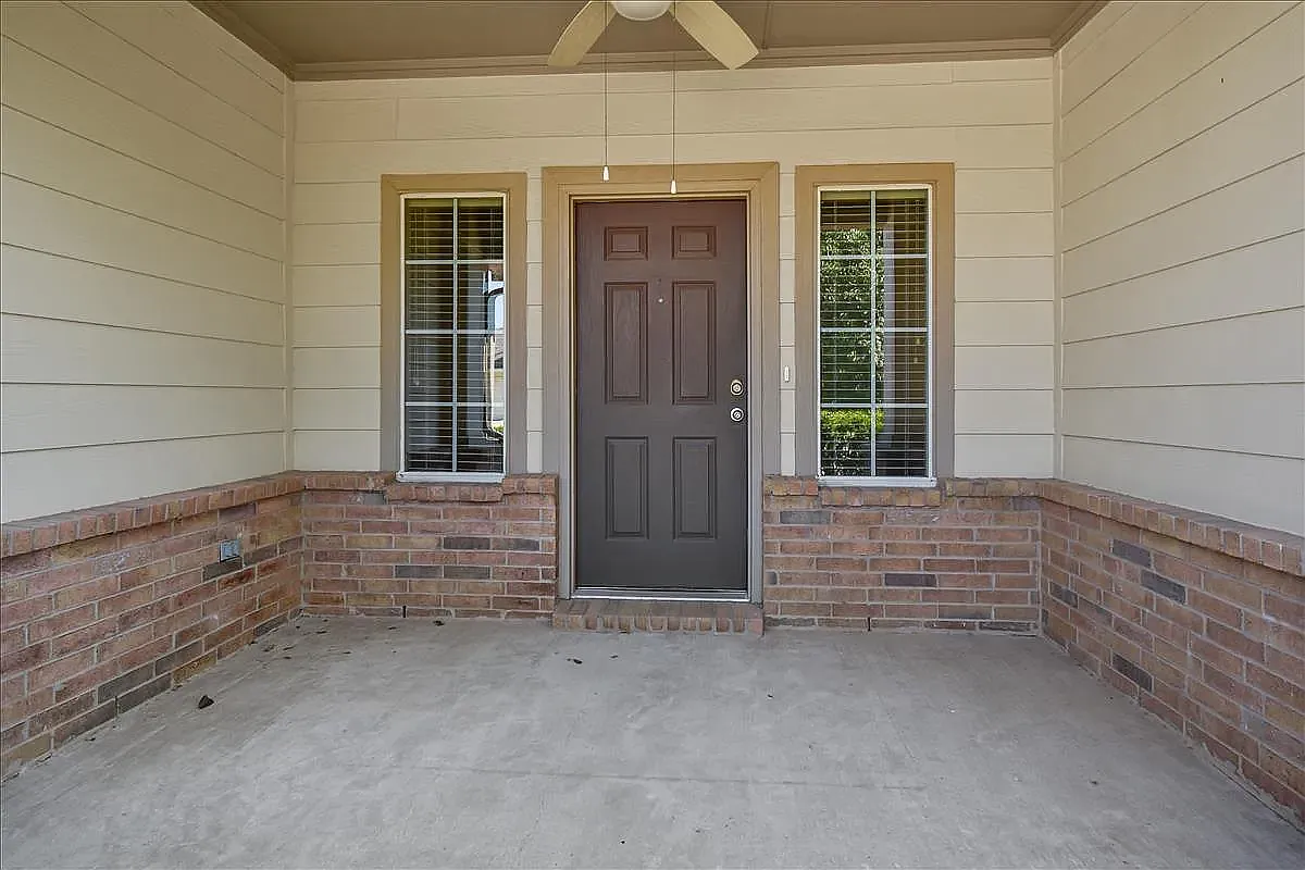 3 bed, 1700 sqft, $2,610 — Photo 4