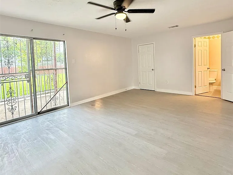 12210 Cliffgate Dr — Photo 5