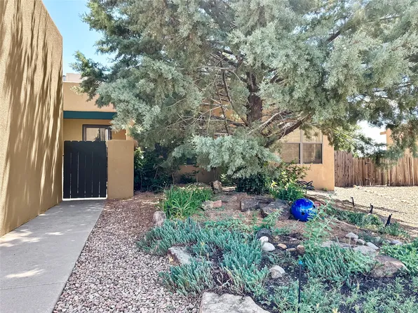 4228 Roadrunner Ln, Santa Fe, NM 87507