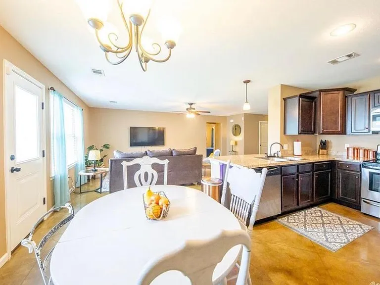 1722 Milburn Dr — Photo 14