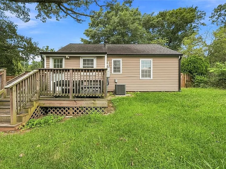 1911 Woodland Hills Ave NW — Photo 25