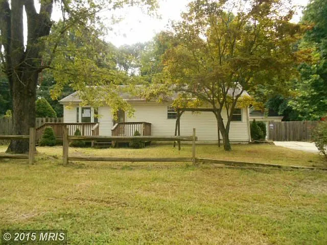 653 Powhatan Beach Rd photo 1