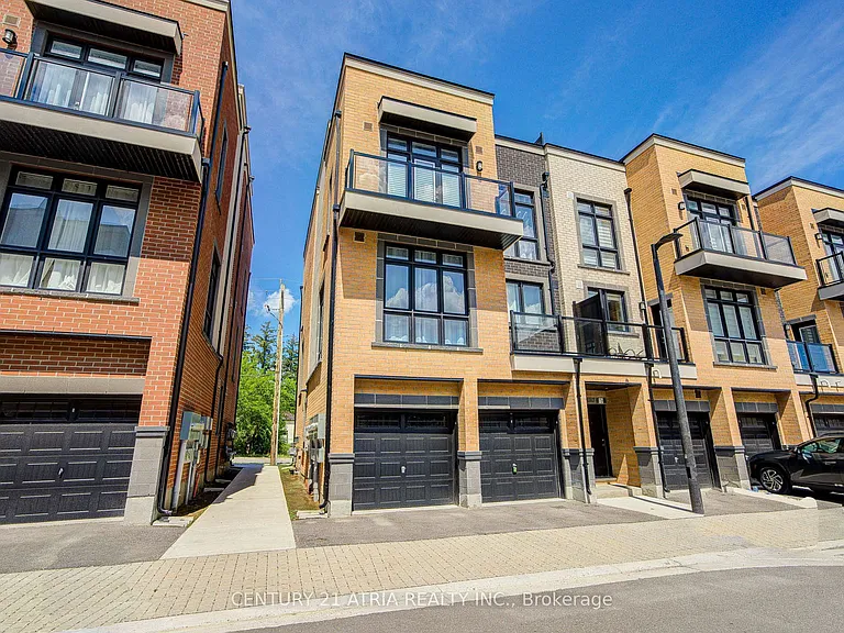 1 Bond Cres #1 — Photo 3