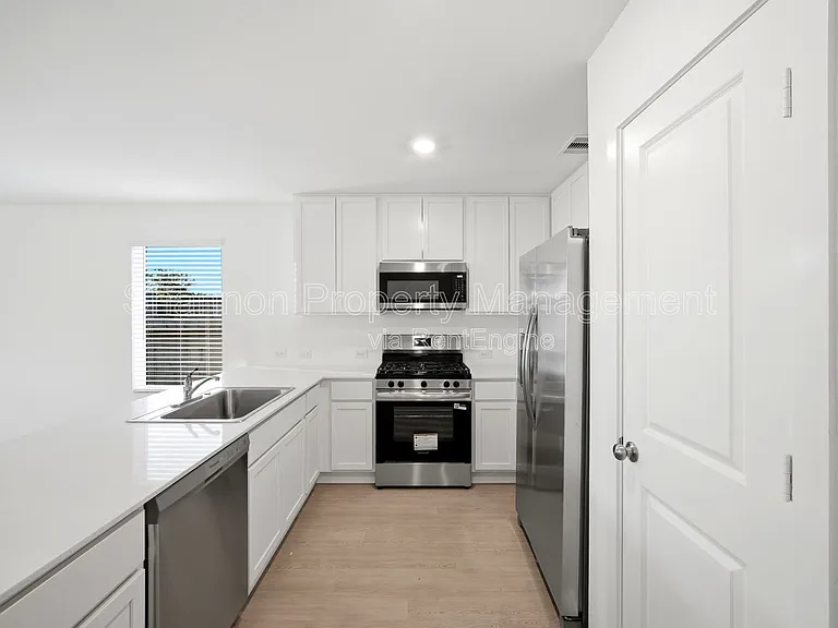 25585 Rose Creek Dr — Photo 12