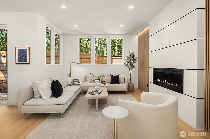 5th image of 7330 25th Avenue NW