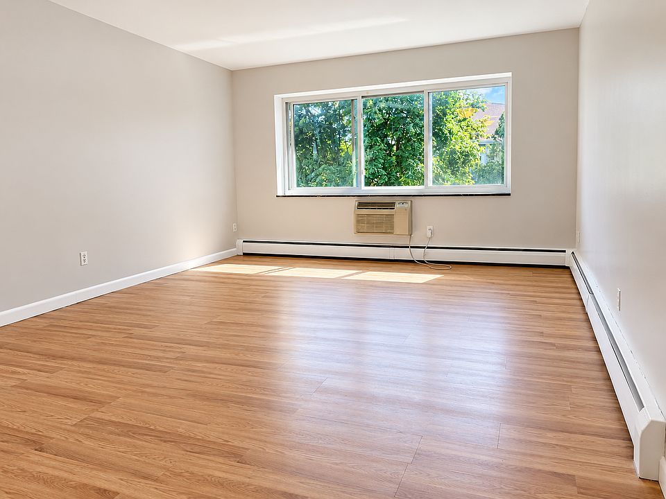 1st image of 185 Salem St APT 11