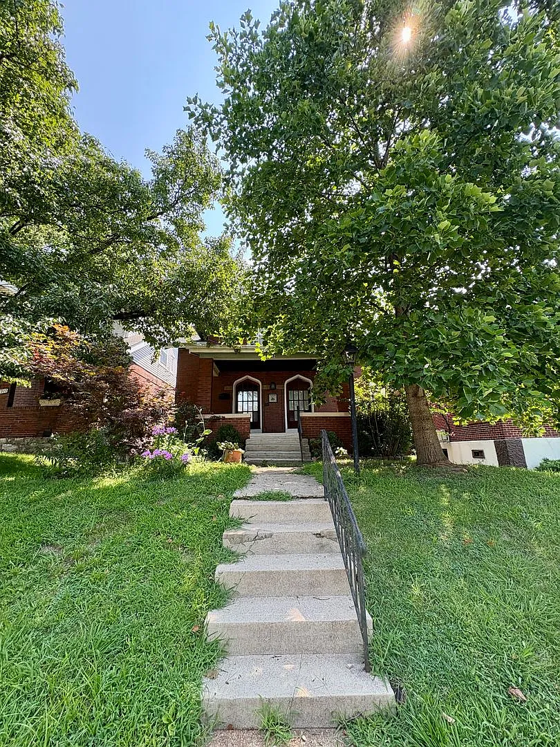 1912 McCausland Ave | Saint Louis 63117 — Photo 2