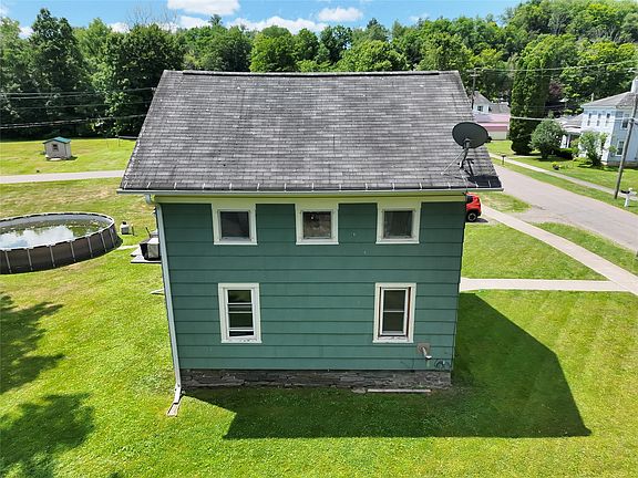 2nd image of 20 Cortland St