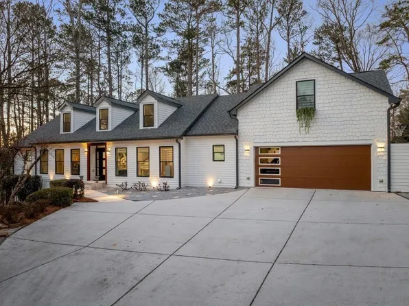 6260 River Overlook Dr, Atlanta, GA 30328