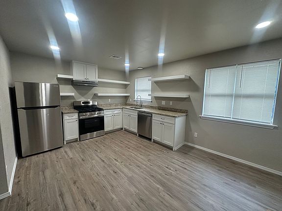 2nd image of 1003 7th Ave NW